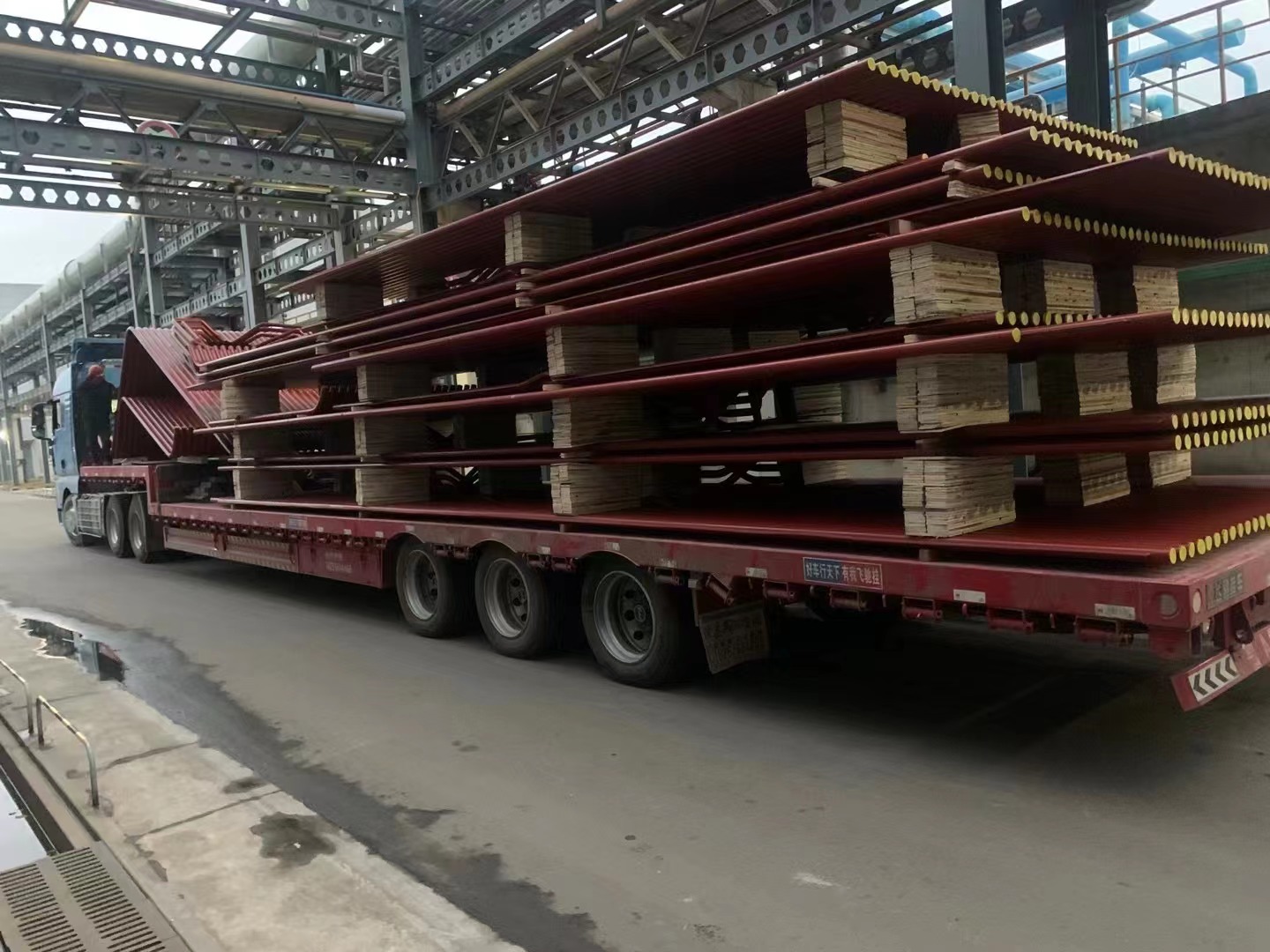 帶鰭片爐管 Φ38×7.2mm（外徑×厚度） 兩側(cè)對(duì)中焊接鰭片 鰭片寬6mm 厚6mm 材質(zhì)15CrMoG #3、#4哈鍋螺旋水冷壁