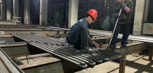 φ60.3×7.5\SA-210C 水冷壁帶鰭片內(nèi)螺紋管，帶鰭片。2）附質(zhì)量證明書，3）品牌：武鍋、東鍋、哈鍋選其一